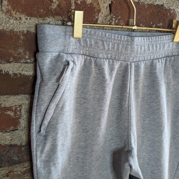 All in Motion Medium Gray Tapered Sweatpants w/ Drawstring & Zippered‎ Pockets - Picture 2 of 9